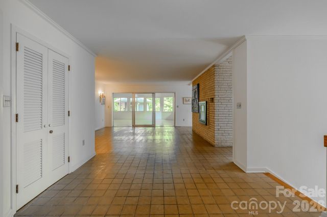 1225 Hogback Mountain Road, Tryon, NC 28782