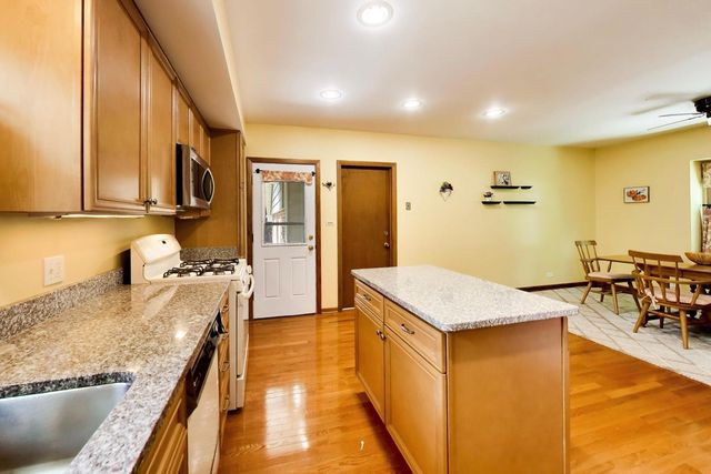 9134 Marion Avenue, Morton Grove, IL 60053