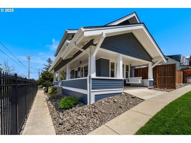 363 S EMPIRE Blvd, Coos Bay, OR 97420