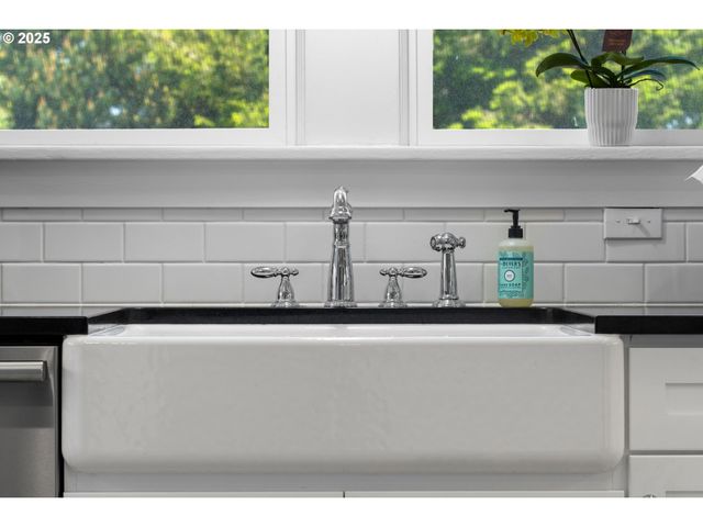 363 S EMPIRE Blvd, Coos Bay, OR 97420