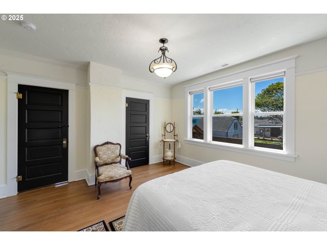 363 S EMPIRE Blvd, Coos Bay, OR 97420