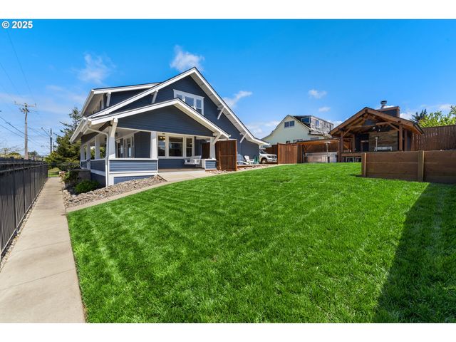 363 S EMPIRE Blvd, Coos Bay, OR 97420