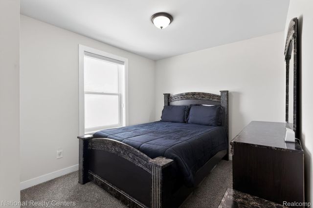 33708 Aurora Drive, Clinton Charter Township, MI 48035