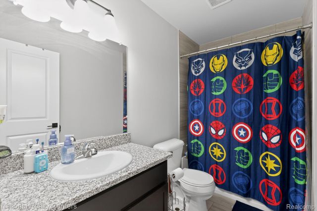 33708 Aurora Drive, Clinton Charter Township, MI 48035