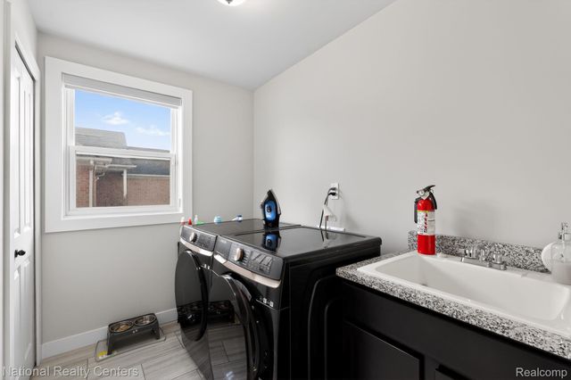 33708 Aurora Drive, Clinton Charter Township, MI 48035