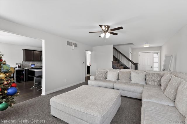 33708 Aurora Drive, Clinton Charter Township, MI 48035