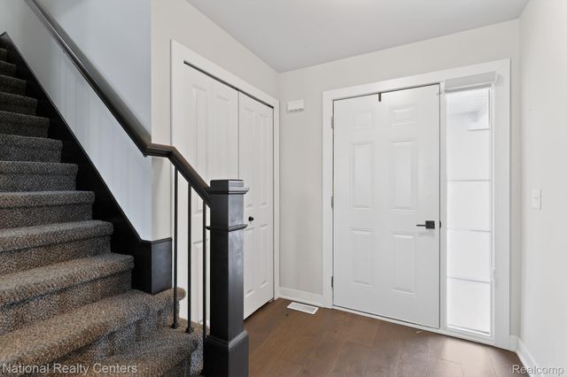 33708 Aurora Drive, Clinton Charter Township, MI 48035