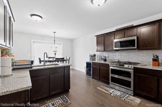 33708 Aurora Drive, Clinton Charter Township, MI 48035