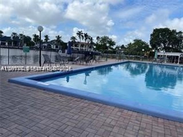 851 Three Island Blvd 418, Hallandale Beach, FL 33009