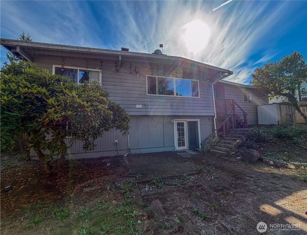 16042 SE 10th Street, Bellevue, WA 98008