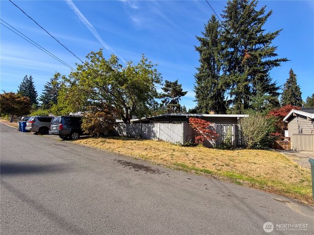 16042 SE 10th Street, Bellevue, WA 98008