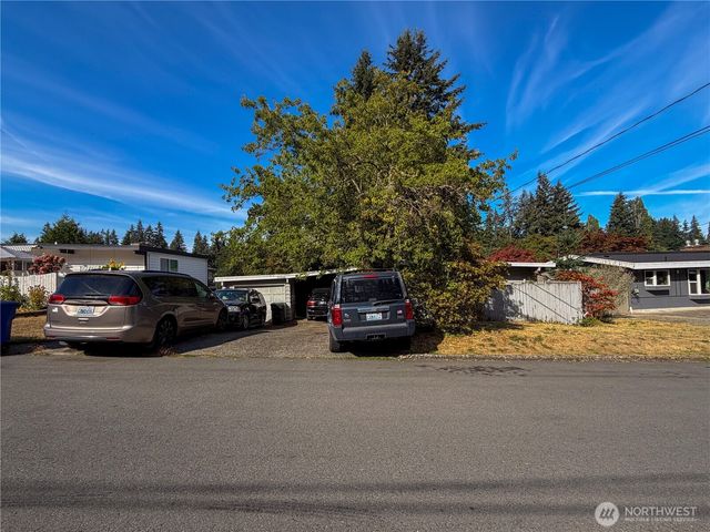 16042 SE 10th Street, Bellevue, WA 98008