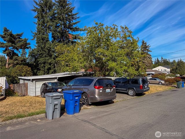 16042 SE 10th Street, Bellevue, WA 98008