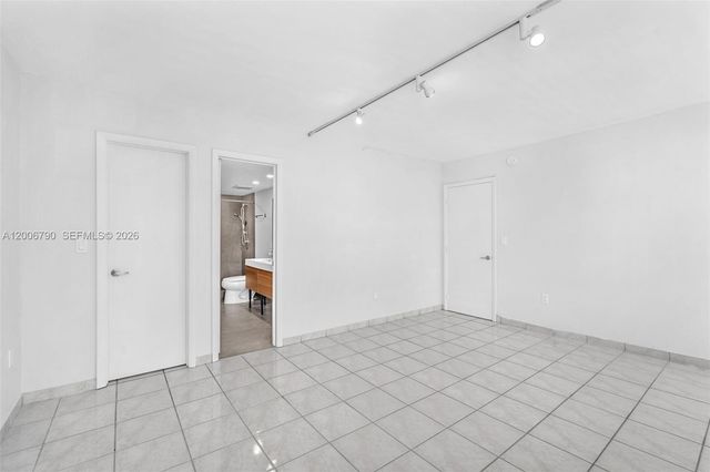 5313 Collins Ave 204, Miami Beach, FL 33140