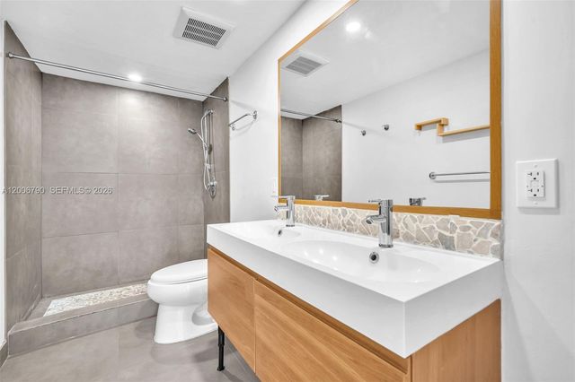 5313 Collins Ave 204, Miami Beach, FL 33140