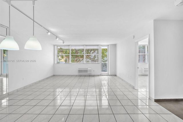 5313 Collins Ave 204, Miami Beach, FL 33140