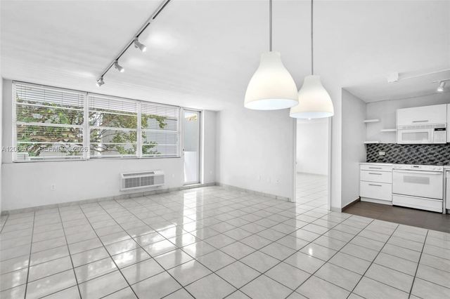 5313 Collins Ave 204, Miami Beach, FL 33140