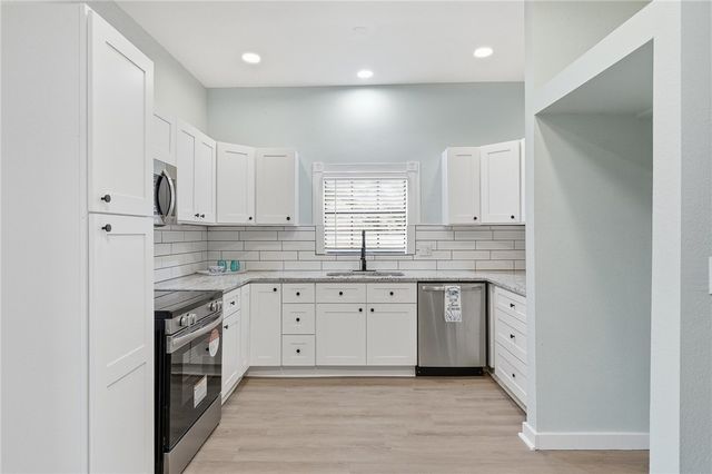 944 S Lamont St, Aransas Pass, TX 78336
