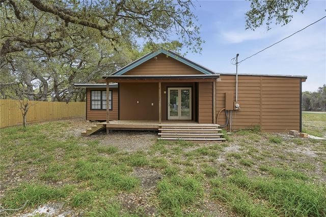 944 S Lamont St, Aransas Pass, TX 78336
