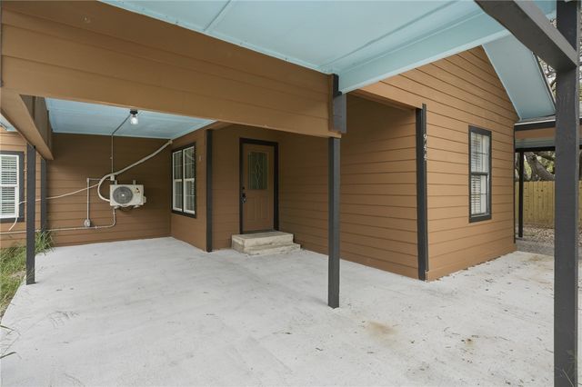 944 S Lamont St, Aransas Pass, TX 78336