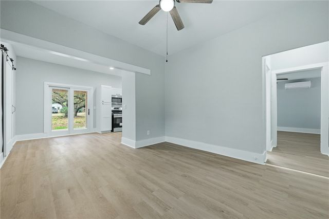 944 S Lamont St, Aransas Pass, TX 78336