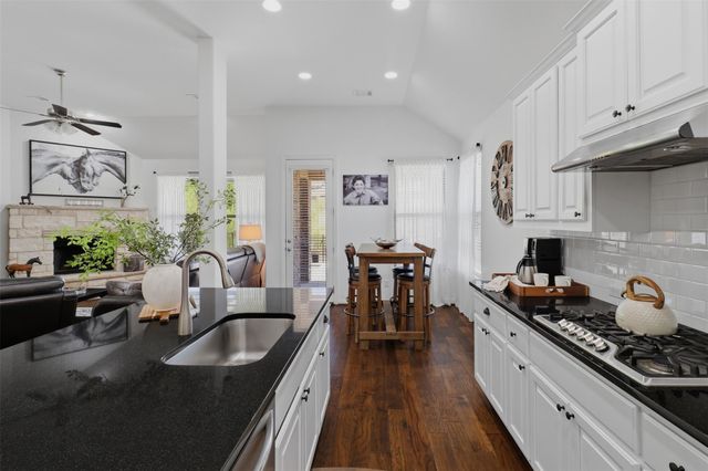 662 Catalina LN, Austin, TX 78737