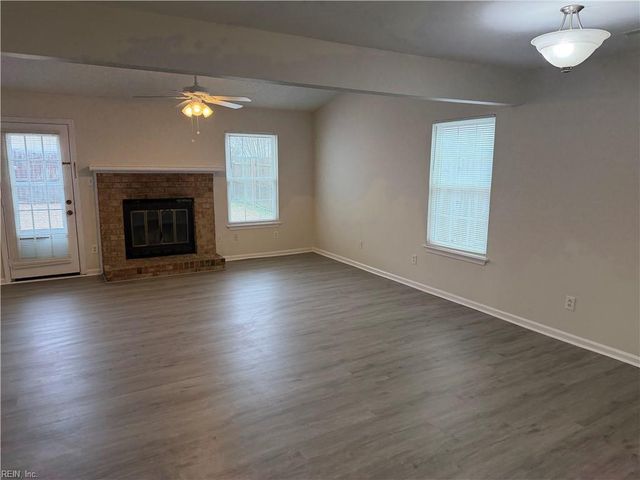 1072 Casanova DR, Virginia Beach, VA 23454