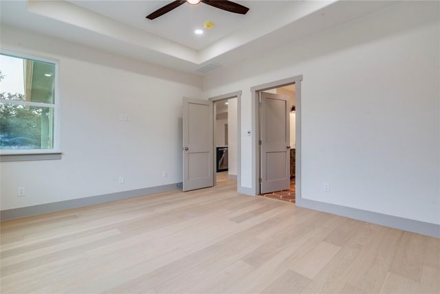 8 Huisache LN, Wimberley, TX 78676