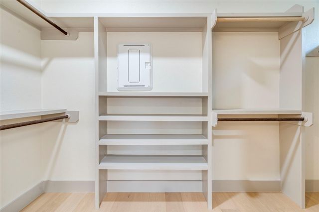 8 Huisache LN, Wimberley, TX 78676