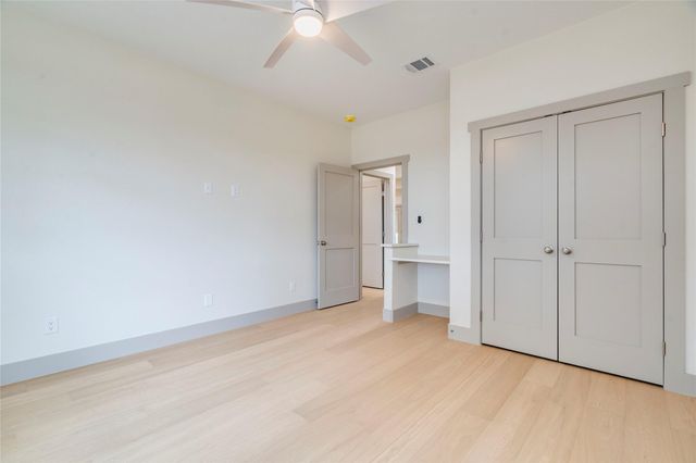 8 Huisache LN, Wimberley, TX 78676