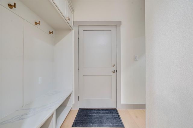 8 Huisache LN, Wimberley, TX 78676