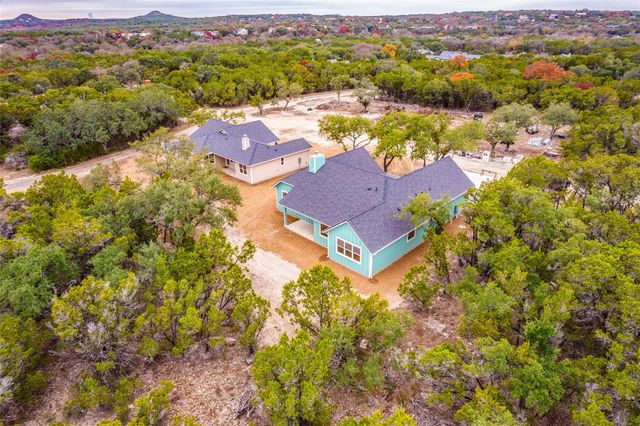 8 Huisache LN, Wimberley, TX 78676