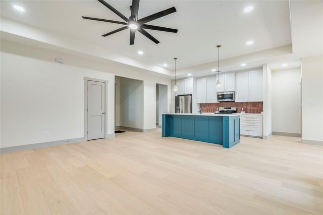 8 Huisache LN, Wimberley, TX 78676