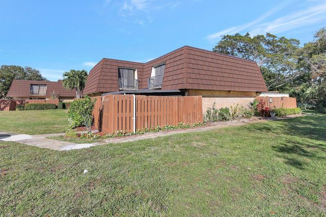 5852 SE Riverboat Drive 321, Stuart, FL 34997
