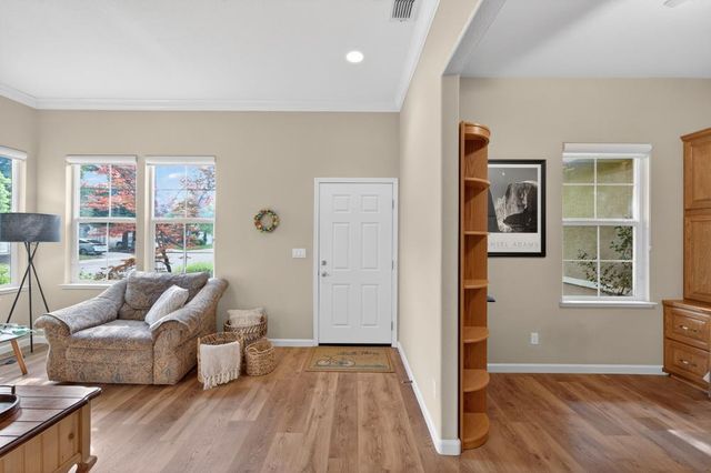 1817 Titian Ct, Davis, CA 95618