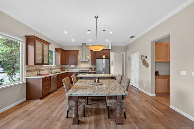 1817 Titian Ct, Davis, CA 95618