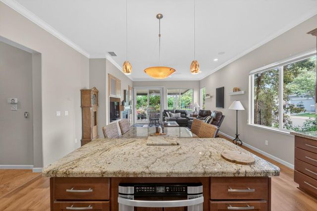 1817 Titian Ct, Davis, CA 95618