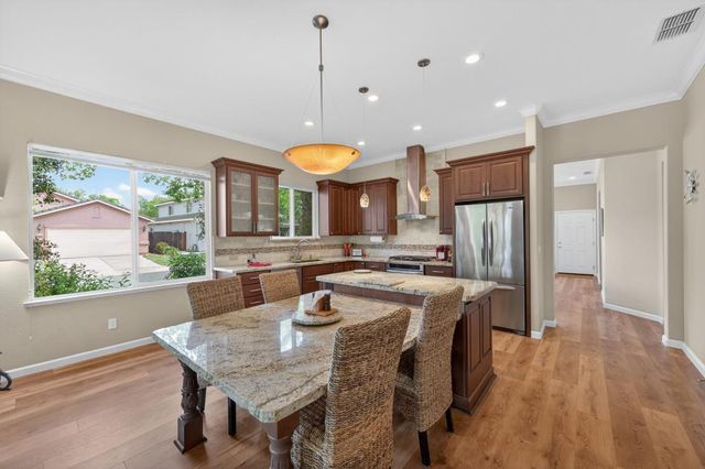 1817 Titian Ct, Davis, CA 95618