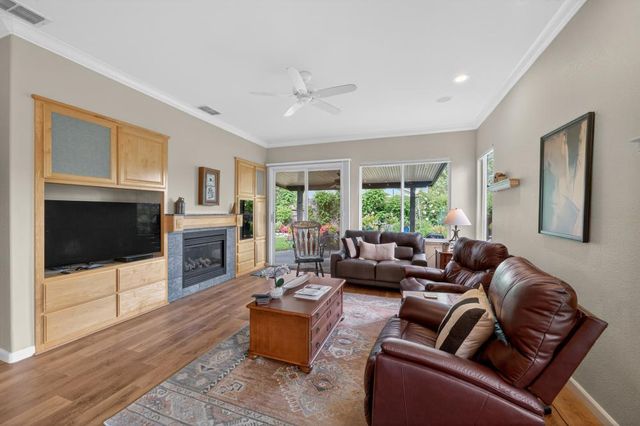 1817 Titian Ct, Davis, CA 95618