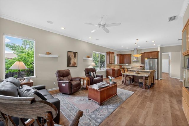 1817 Titian Ct, Davis, CA 95618