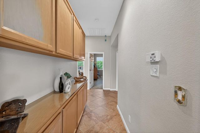 1817 Titian Ct, Davis, CA 95618