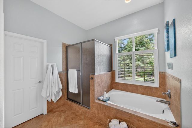 1817 Titian Ct, Davis, CA 95618