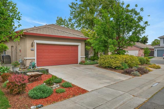 1817 Titian Ct, Davis, CA 95618