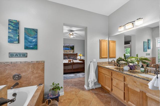 1817 Titian Ct, Davis, CA 95618