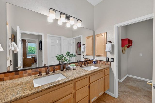 1817 Titian Ct, Davis, CA 95618