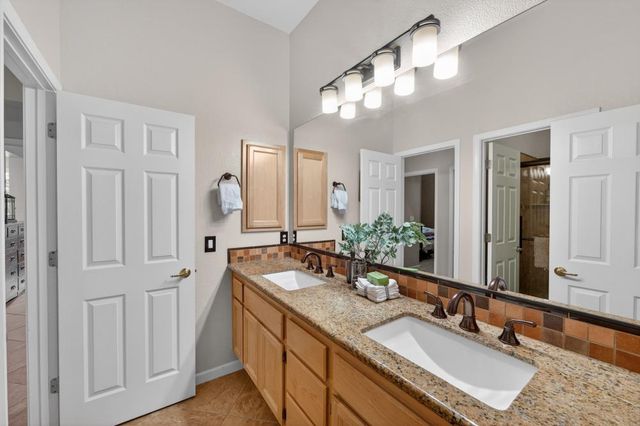 1817 Titian Ct, Davis, CA 95618