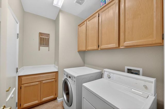 1817 Titian Ct, Davis, CA 95618