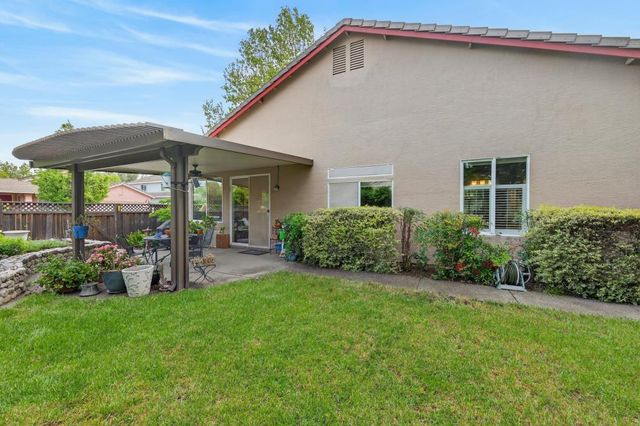 1817 Titian Ct, Davis, CA 95618