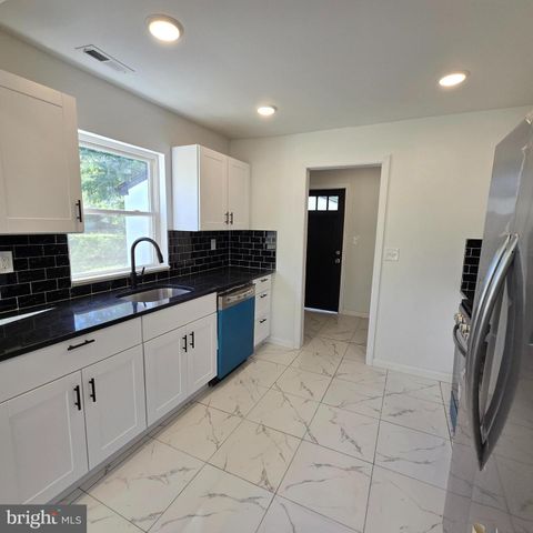 38 RICHARDS AVE, Pine Hill, NJ 08021