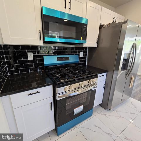 38 RICHARDS AVE, Pine Hill, NJ 08021